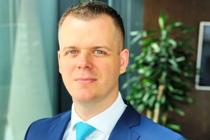 /uploads/posts/f290d7a1bd3cd2d7a93b7f0dda9d5f05f0737bf2/images/Andrzej Szymczyk, Associate Director, Investment &Hospitality w Walter Herz.png